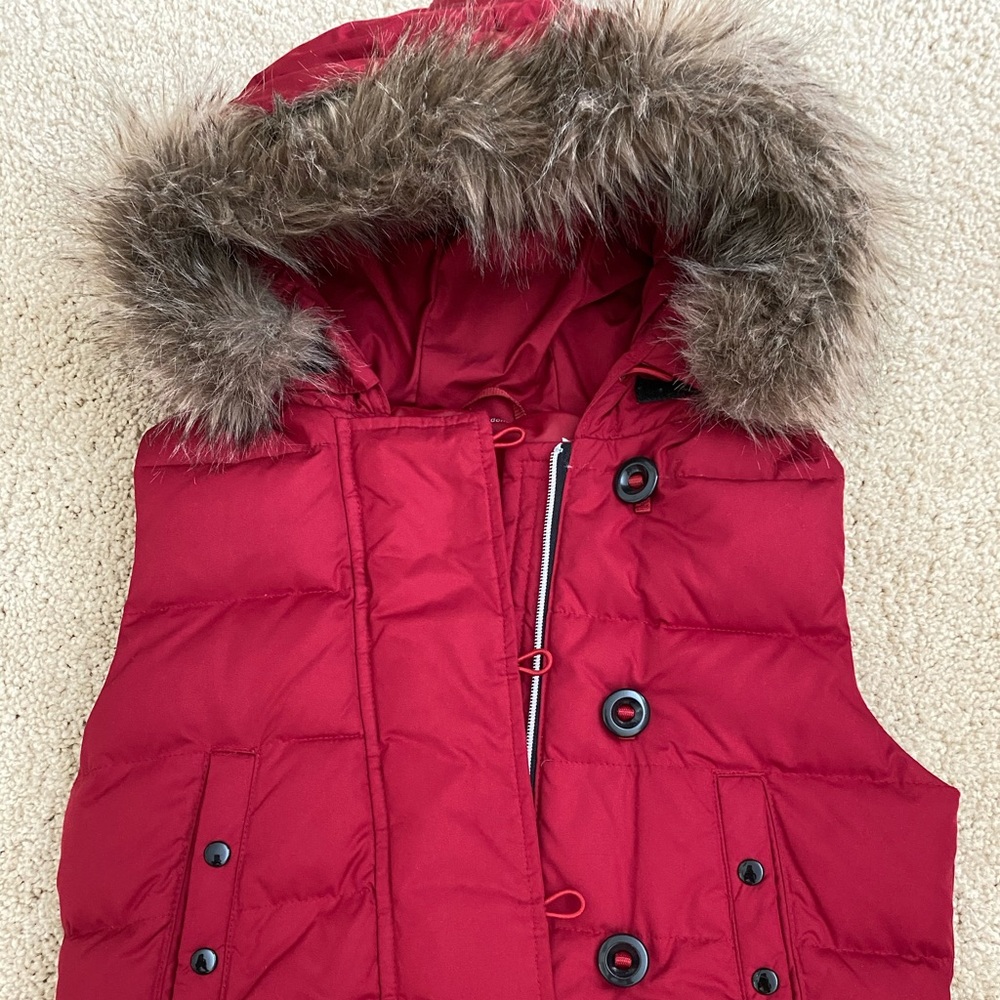 Gap Cropped Puffer Vest